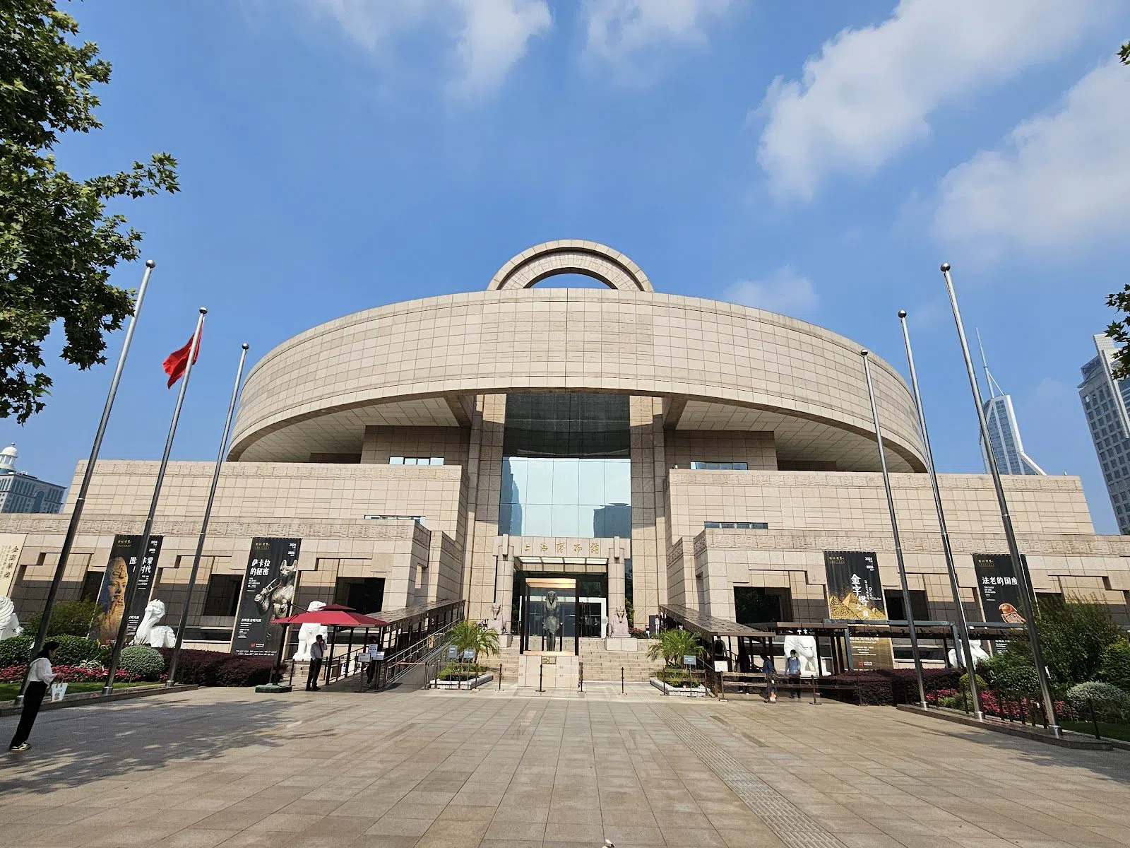 Walking Into the Shanghai Museum Without a Queue